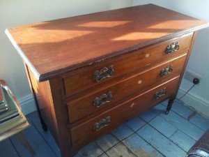 chest of bedroom drawers