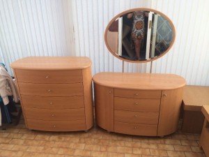 oval mirror dressing table