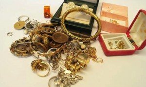 quantity of jewellery