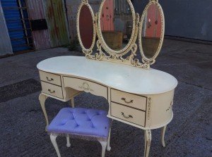 French style dressing table