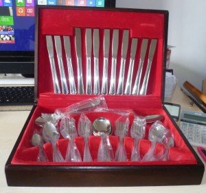 silver cutlery set