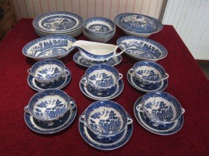 willow pattern dinner service