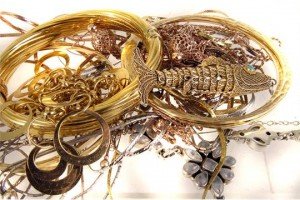 collection of silver gilt jewellery