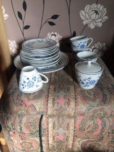 seventeen piece part dinner/ tea set