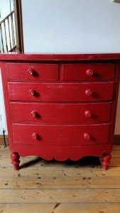 chest of drawers