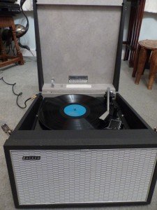 single record player