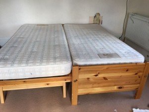 wood single bed