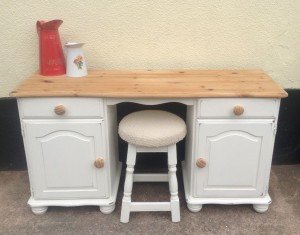 dressing table