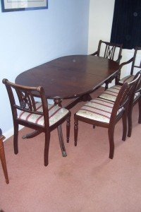 oval dining table