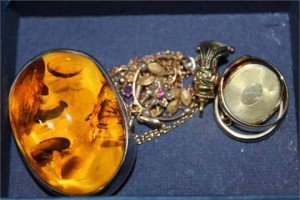 various gold jewellery