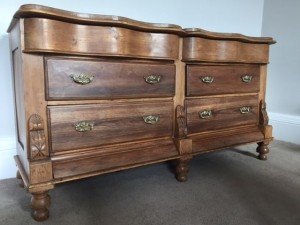 chest of drawers