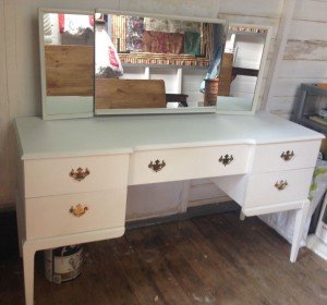 vintage vanity dresser