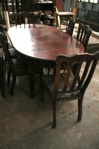 mahogany dining table