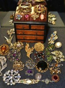 collection of costume jewellery i