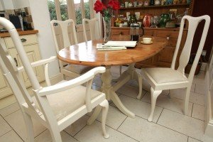 oval dining table