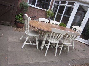 oval dining table