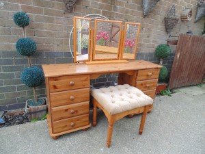 pine dressing table