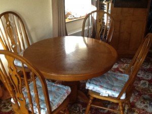 circular dining table