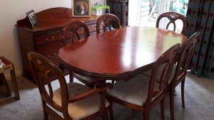 extendable dining table