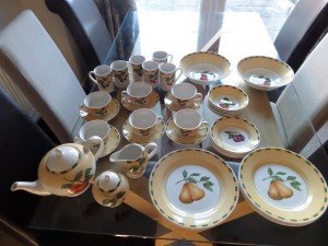 Churchill Hill dinner set