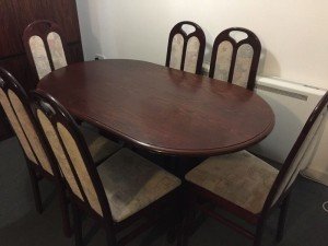 oval dining table