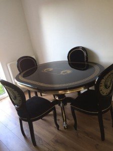 oval dining table