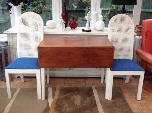 drop leaf dining table