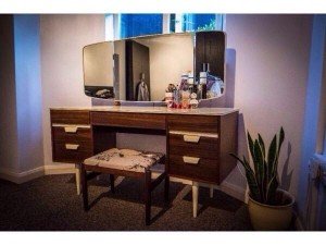 vanity dresser