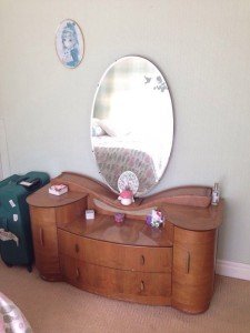 vanity table