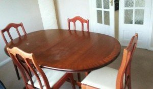 oval dining table