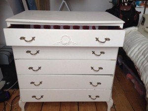 chest of drawers