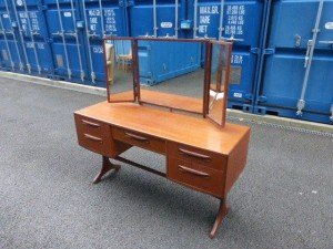 vanity dresser