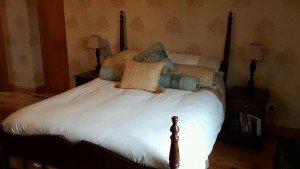 four poster double bed