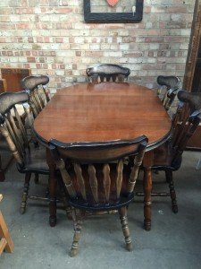 oval dining table