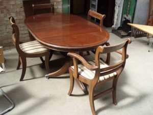 oval dining table