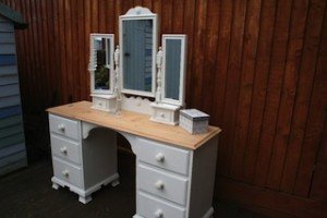 vanity dresser