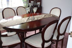 extendable oval dining table