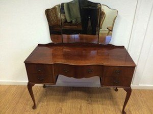 vanity dresser