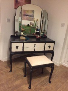 vanity dresser