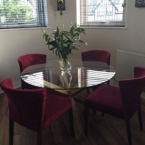 circular dining table