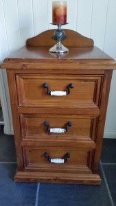 chest of three drawers