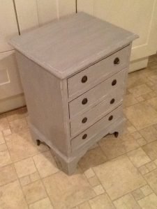 chest of drawers