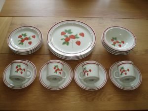 vintage part dinner service