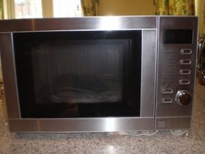 microwave oven