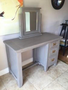 vanity dresser