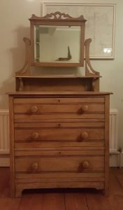 vanity dresser